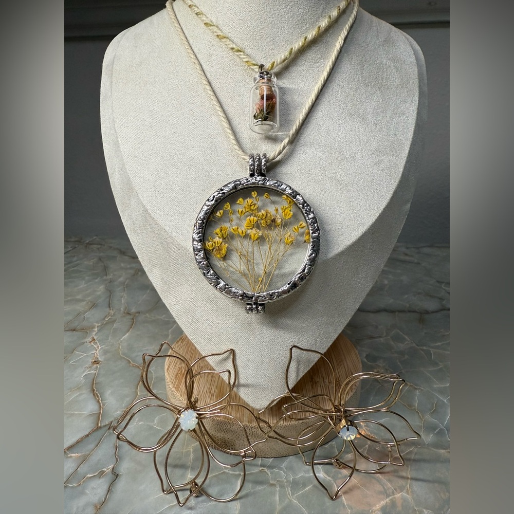 3-Piece Floral Necklace & Earrings Set